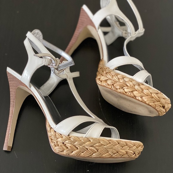 White high heel sandals by Guess - Picture 4 of 5